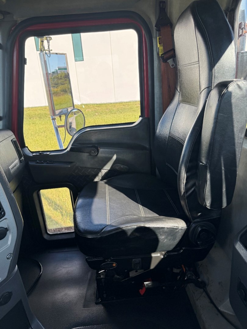 2018 MACK CXU613 - USED TRUCKS DAY CAB - image 17